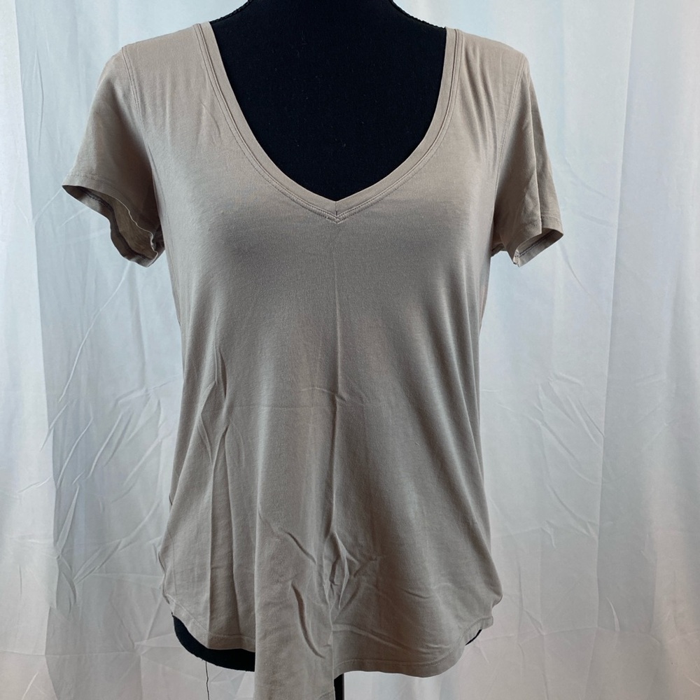 Lululemon Classic Tan V-Neck Women's T-shirt